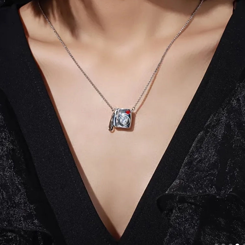 NEW! Unique Red Camera Pendant Necklace |Heart Charm 📸 B0-29 - Picture 4 of 8